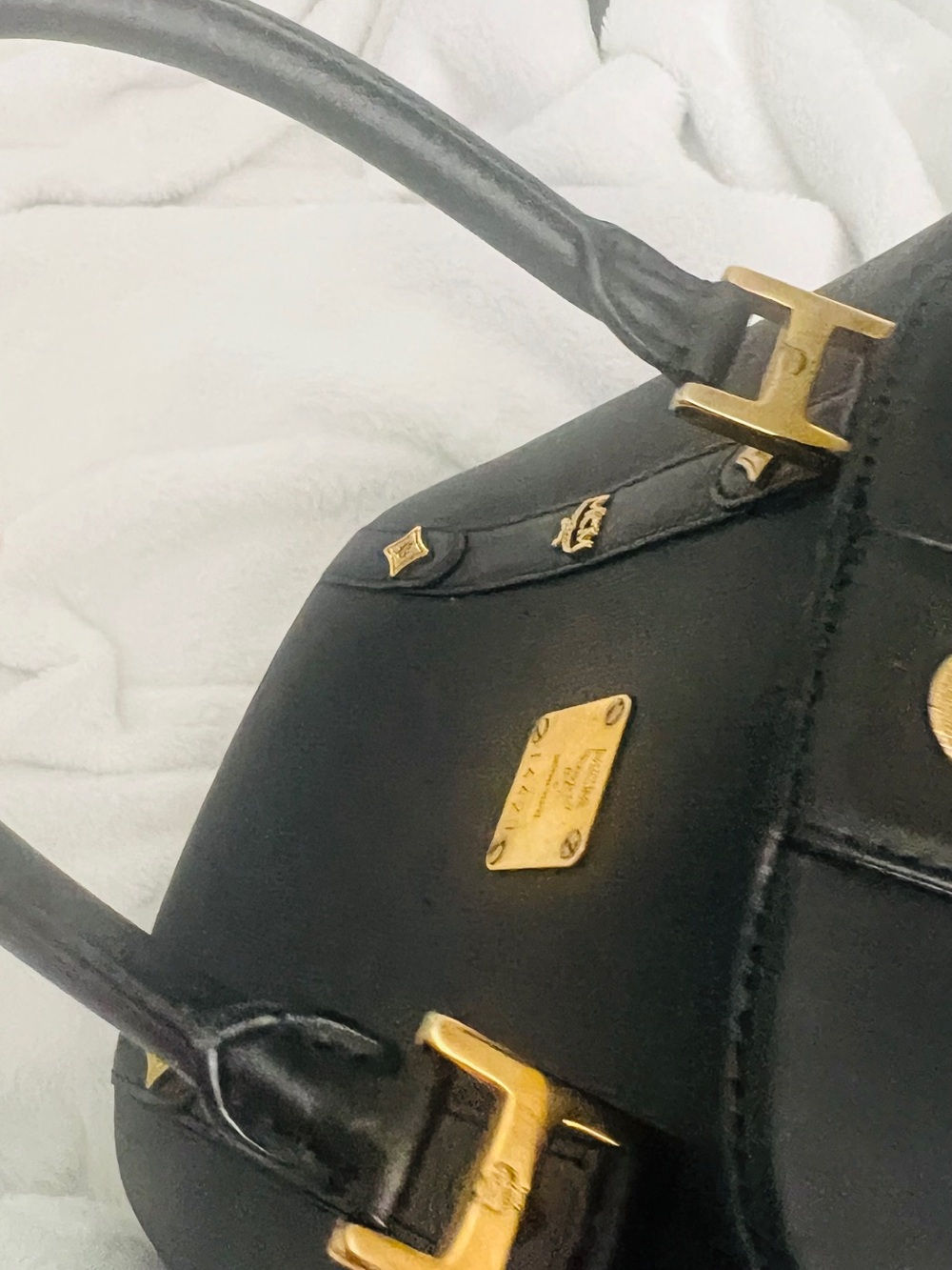 MCM Black Leather Tote with Gold Hardware - Picture 6 of 16